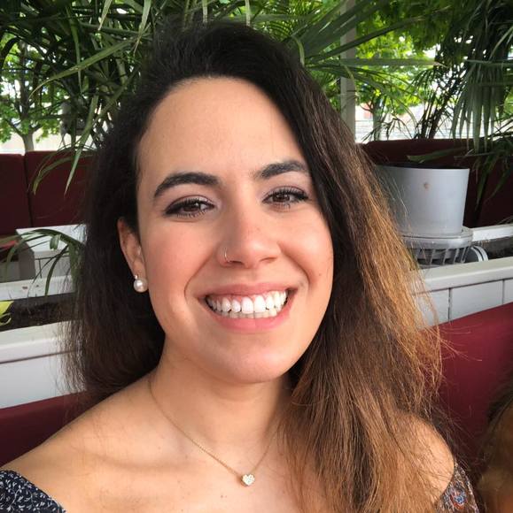 Meet your Posher, Gabriela - Picture 1 of 1